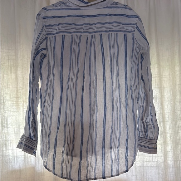 GAP Blue Casual Button Down Shirt with Classic Fit - Picture 4 of 5